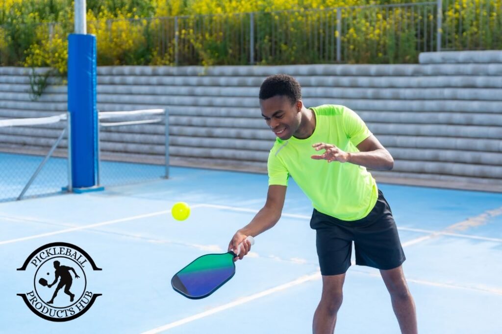 How to pick a pickleball paddle