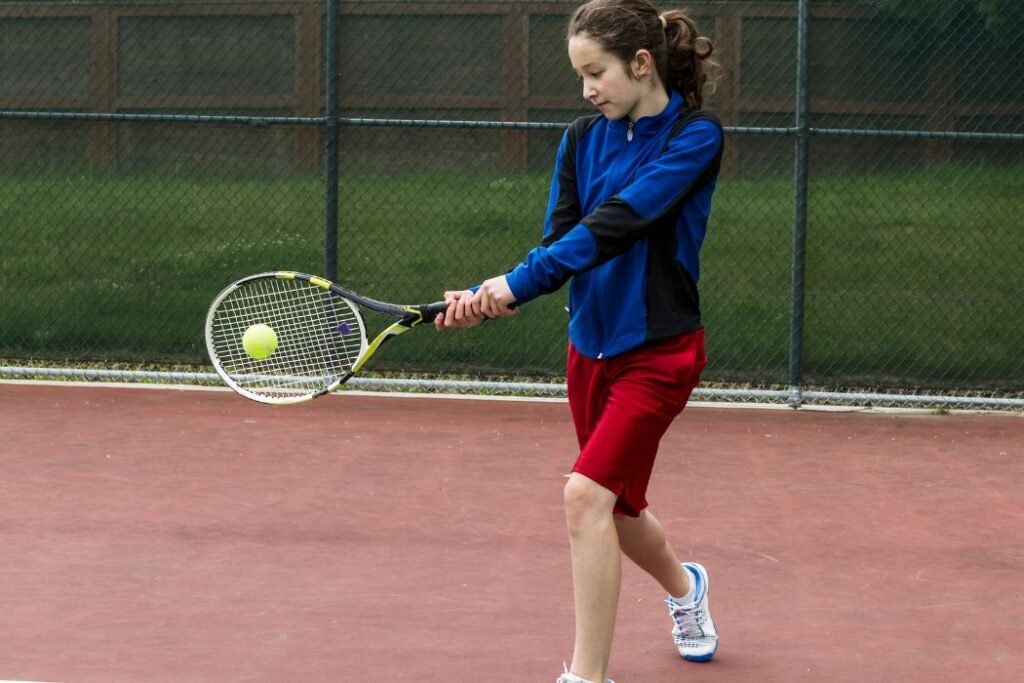 How to master the pickleball backhand?